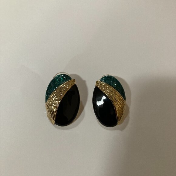Unbranded Jewelry - Vintage 1980's Egg Shaped Earrings Gold Tone Green Black